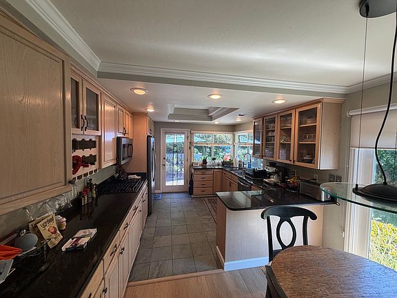 2nd image of 2516 Dapplegray Ln