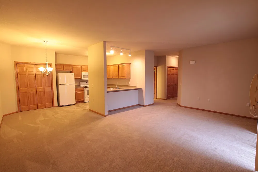 2 bed, 1180 sqft, $1,400 — Photo 2