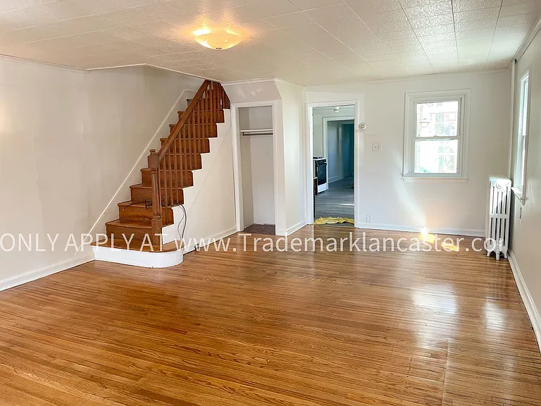763 Manor St — Photo 2