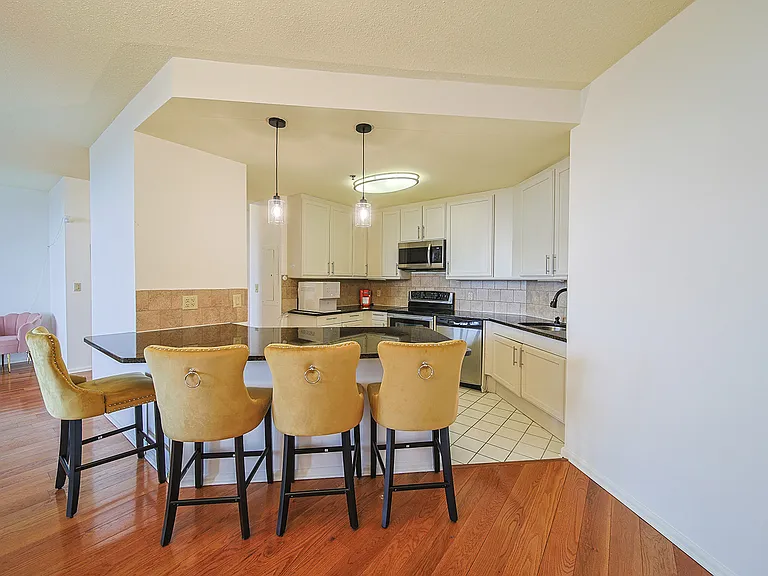 100 Carlyle Dr #16ES — Photo 5