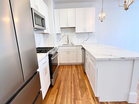 3rd image of 3864 California St #7