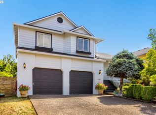 428 SE 10th St, Troutdale, OR 97060