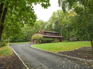 20 Brook Valley Rd, Towaco, NJ 07082
