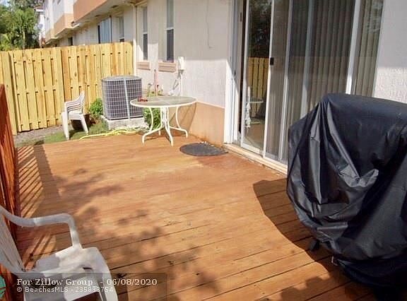 3rd image of 6651 Hidden Cove Dr