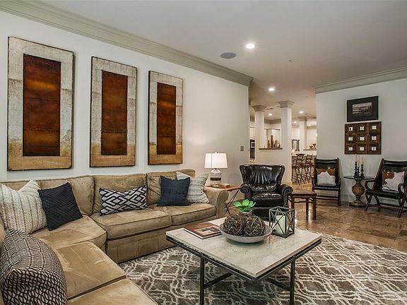 3rd image of 2848 Woodside St #3B