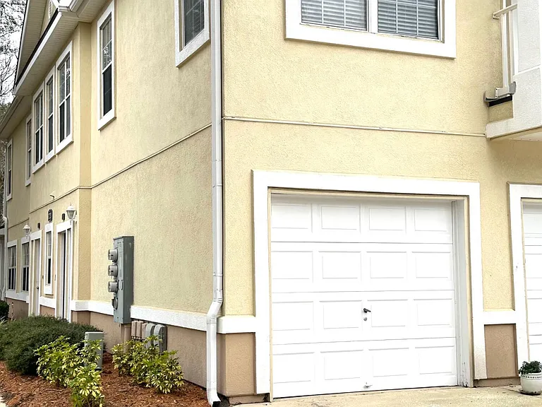 1723 Forest Lake Cir W #3 — Photo 2