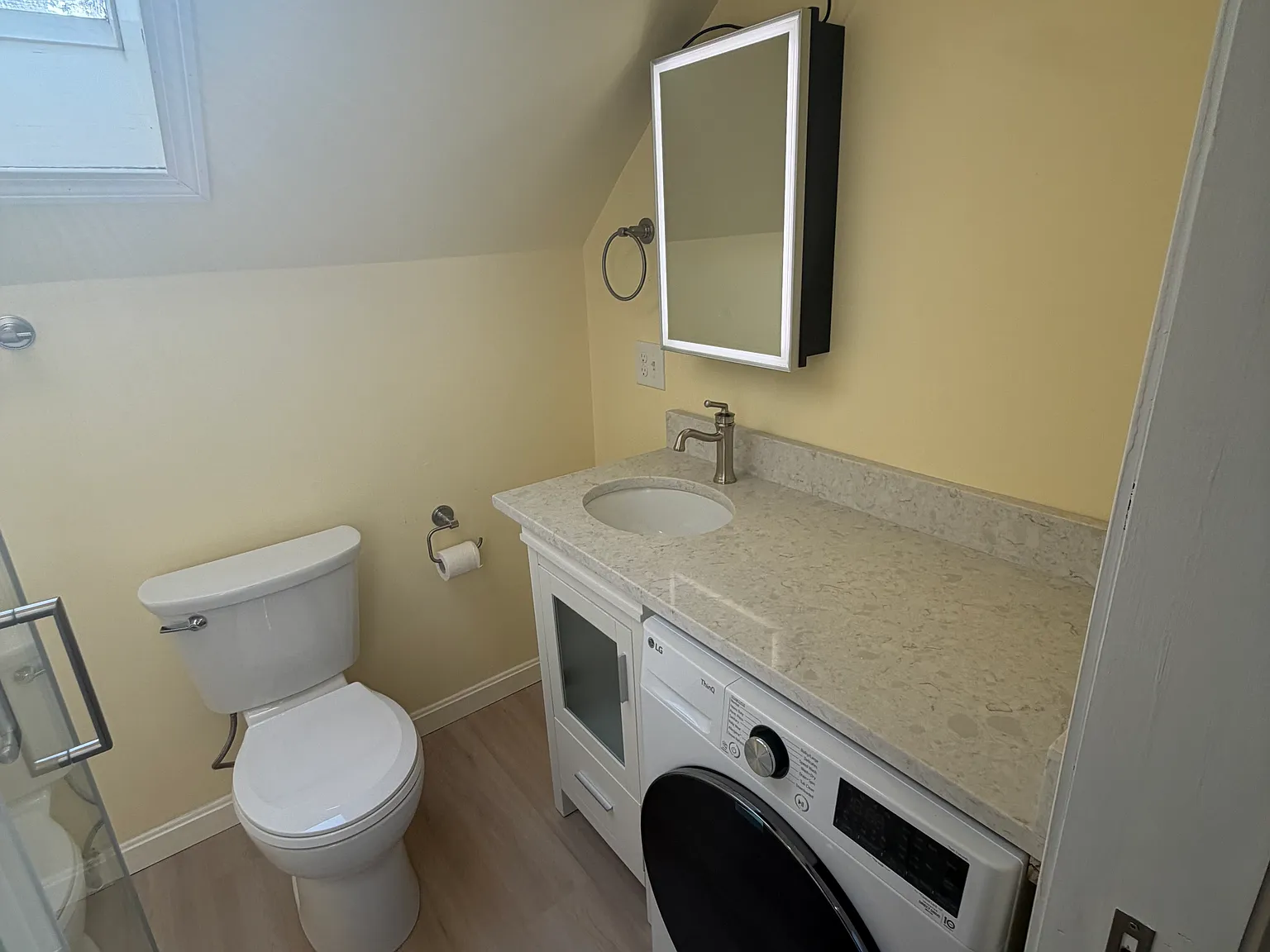 2 bed, 1000 sqft, $2,750 — Photo 3