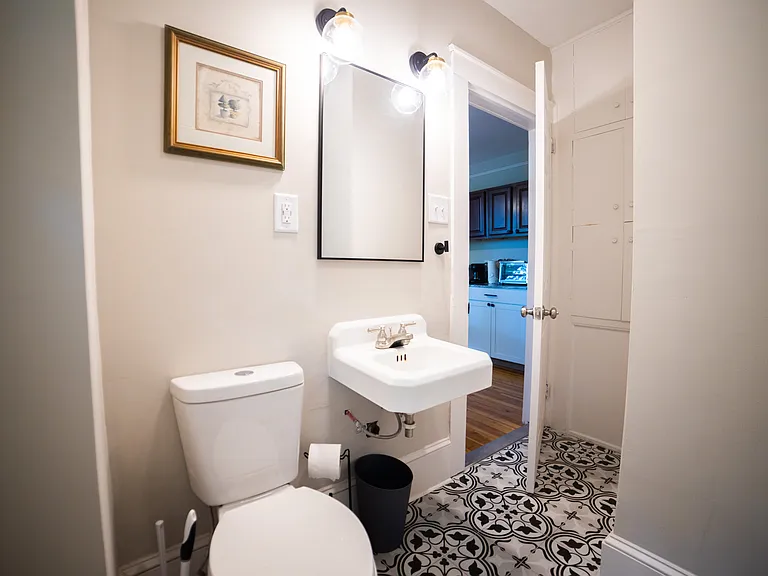 801 E Marion St — Photo 14