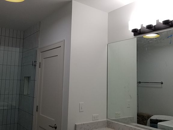 3rd image of 2755 N Spaulding Ave #201