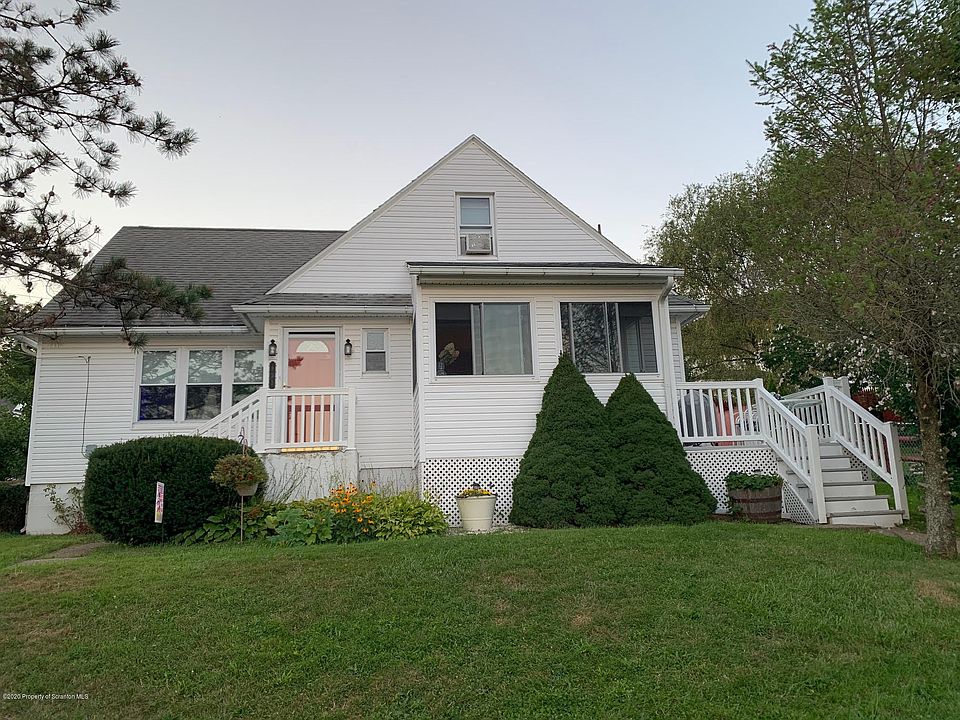 1st image of 833 Brook St