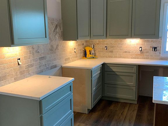 4th image of 129 Greystone Dr