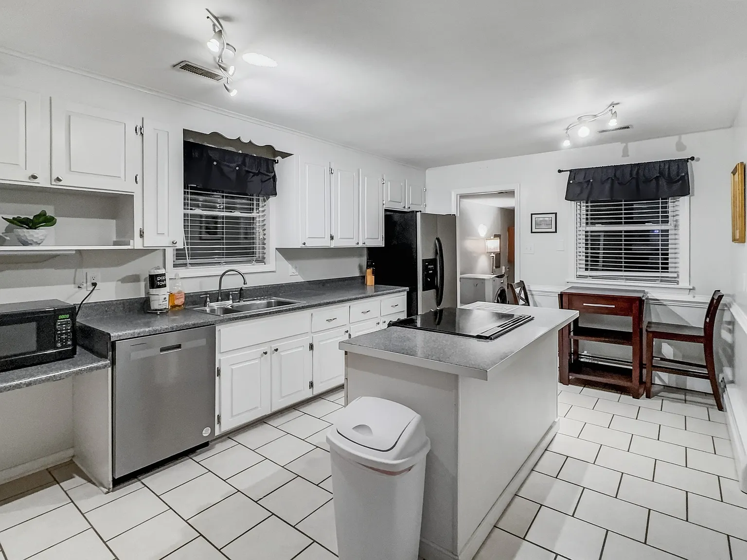 3 bed, 1758 sqft, $3,500 — Photo 4