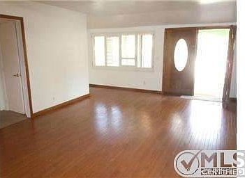 5th image of 7833 Louise Ave