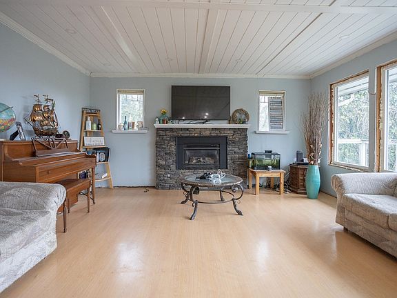 4th image of 42140 Majuba Hill Rd