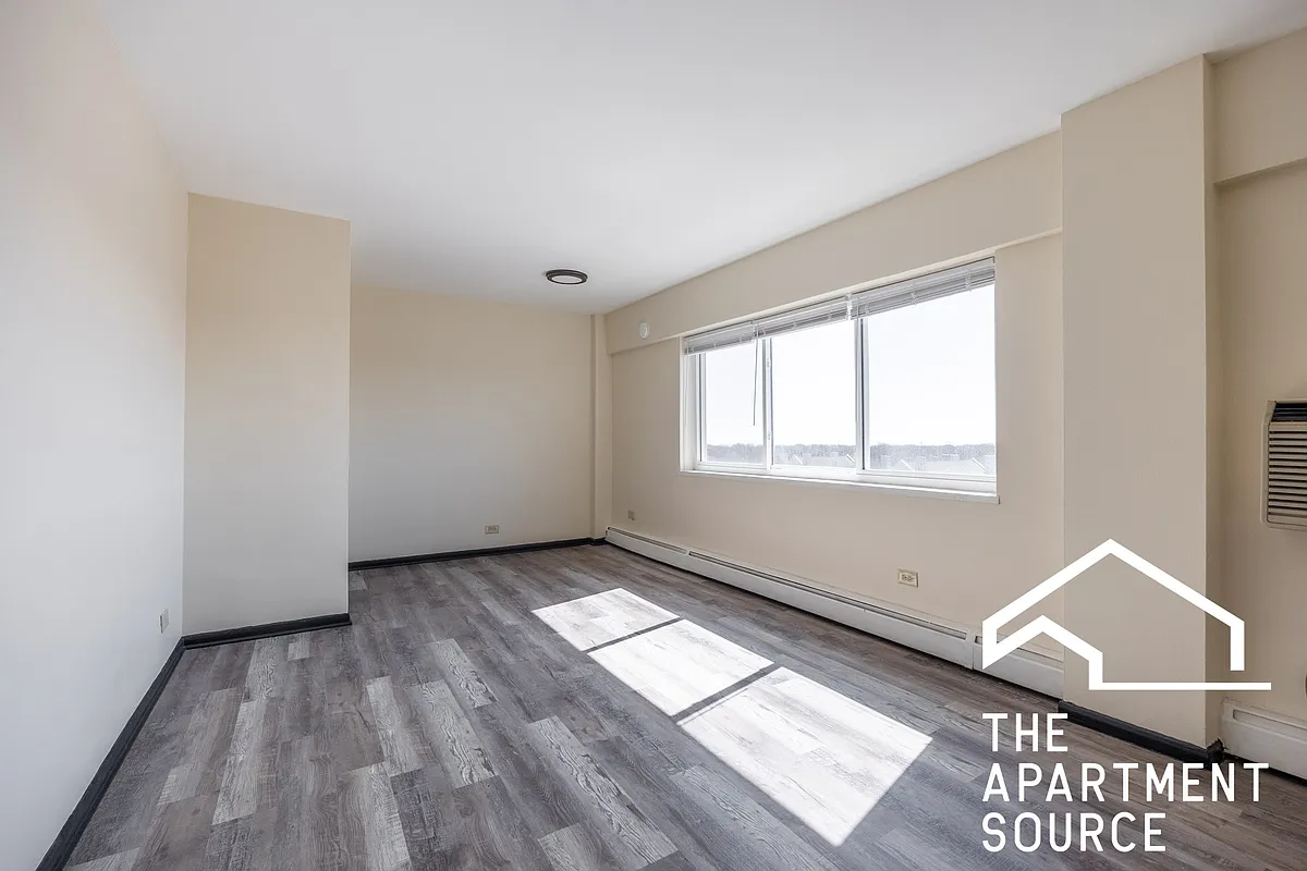 Building Photo - 1430 Chicago Ave #208