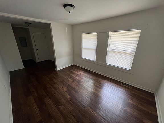3rd image of 345 Beacon St