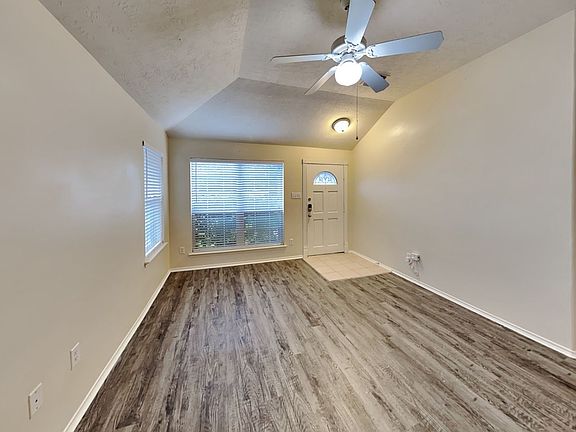 3rd image of 18437 Sunrise Pines Dr