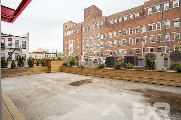 Rented by EXR | media 5