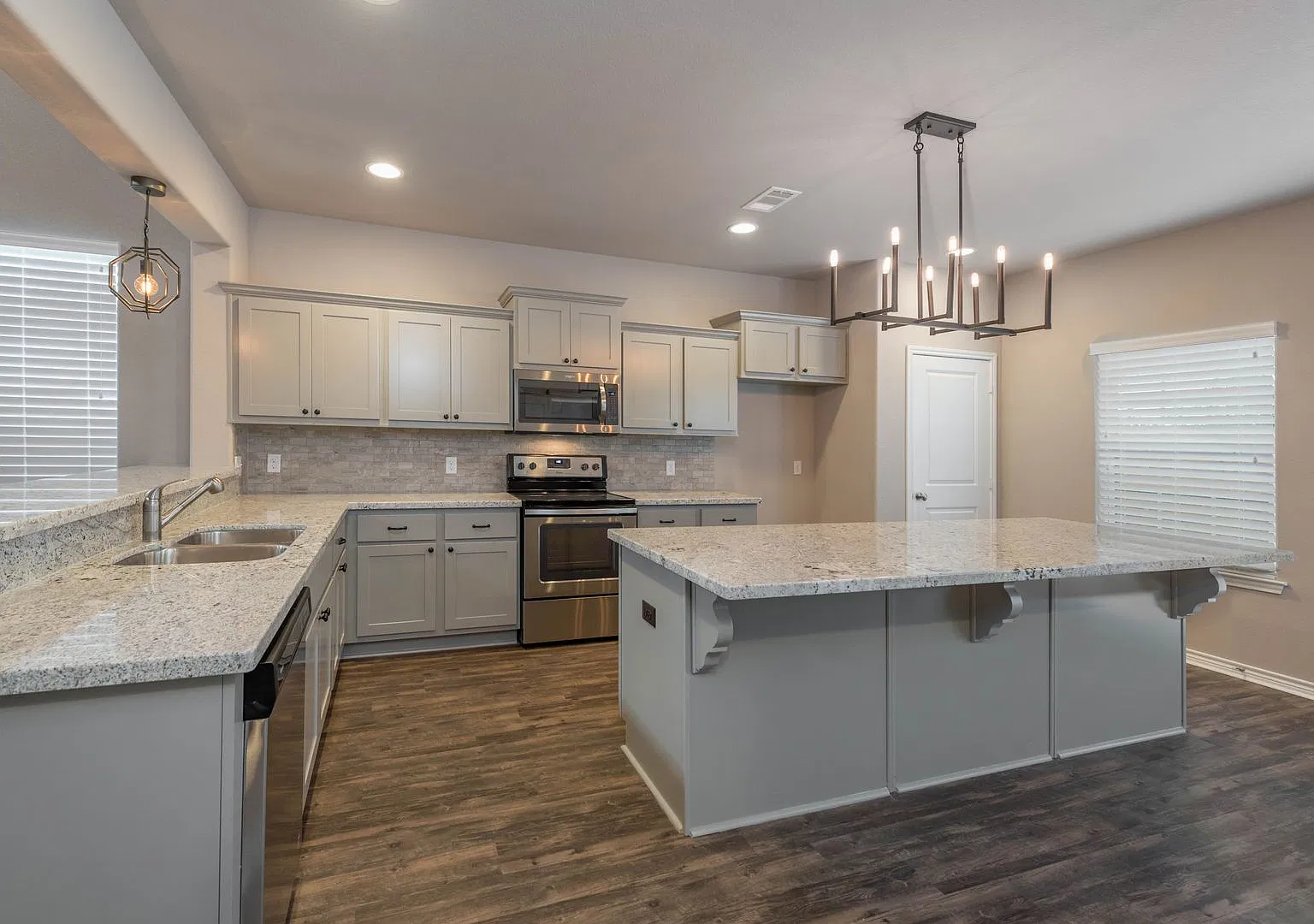Beautiful 5 Bed/5.5 Bath House @ The Revelry off Holleman! — Photo 4