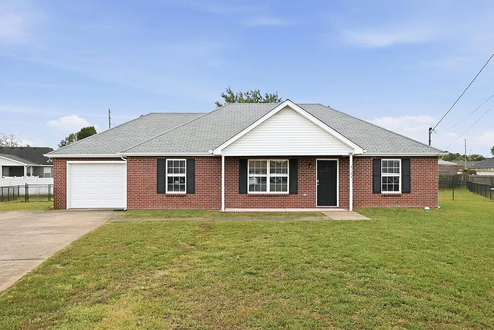3 bed, 2.0 bath, 1260 sqft, $1,995 — Photo 1