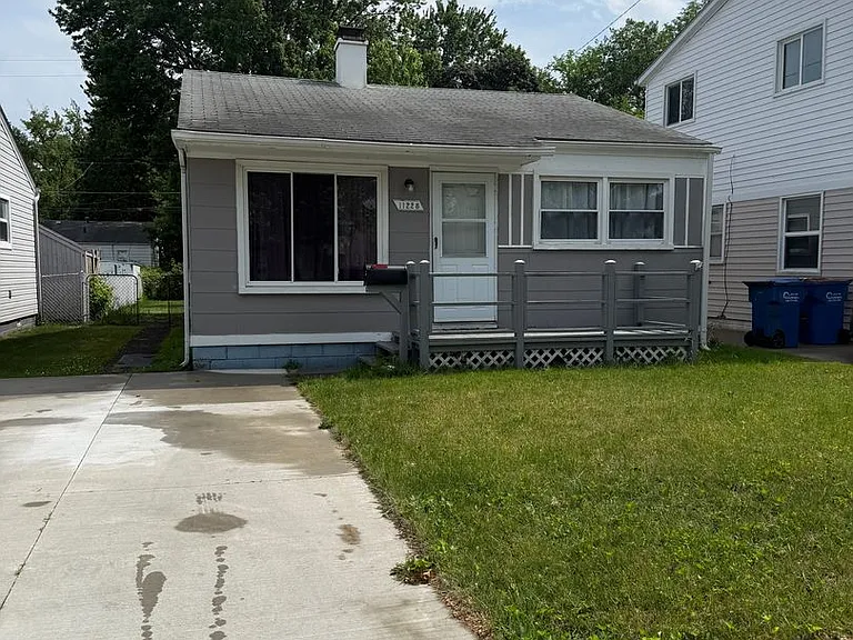 11228 Sherman Ave — Photo 1