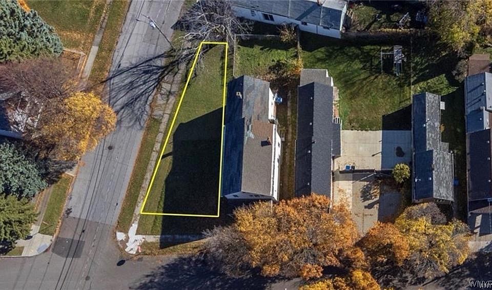 1st image of 33 Lord St #18