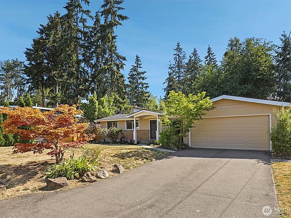 3rd image of 936 165th Avenue SE