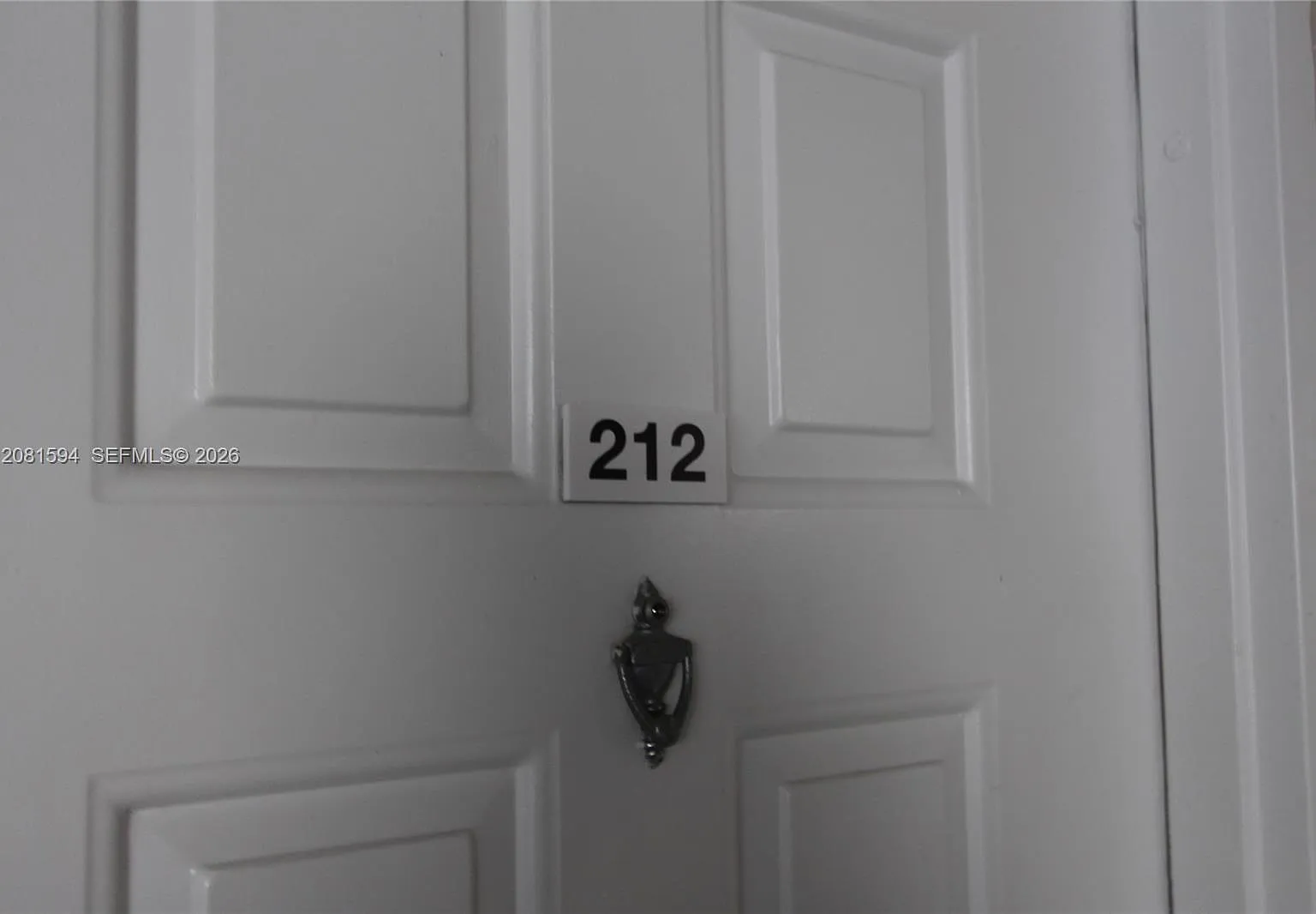 Lakeview Club Condo — Photo 2