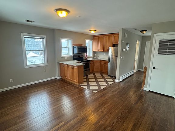 4th image of 149 Glenwood Ave #1