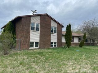 8898 Crawford Rd, Columbus, MI 48063