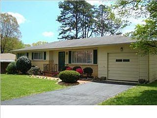 5th image of 3612 Helen Ln