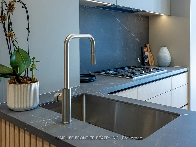 179 Palmerston Ave — Photo 14