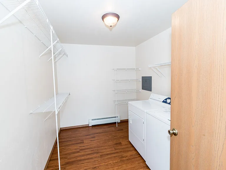 Charlotte Court Apartments — Photo 29