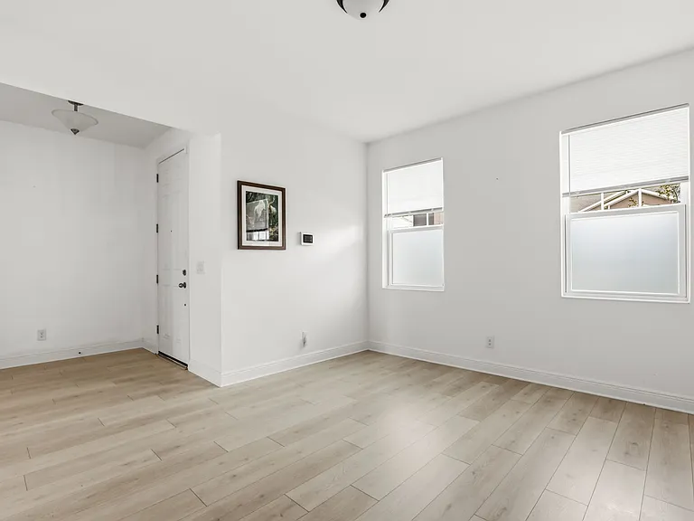 14452B Crestavista Ave — Photo 1