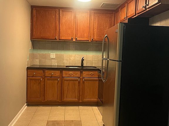 5th image of 8429 W 101st Ter #9103