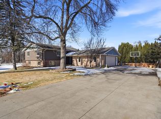 18224 23rd Ave N, Plymouth, MN 55447