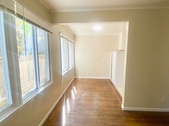 4th image of 820 Winchester Dr #11269789