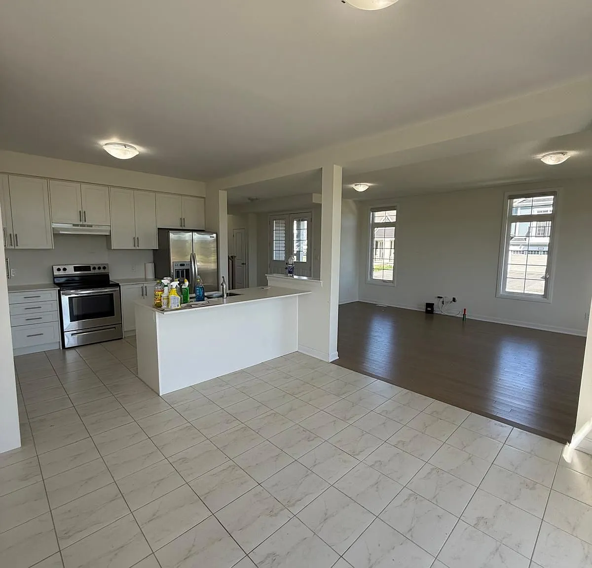 4 bed, $2,800 — Photo 2