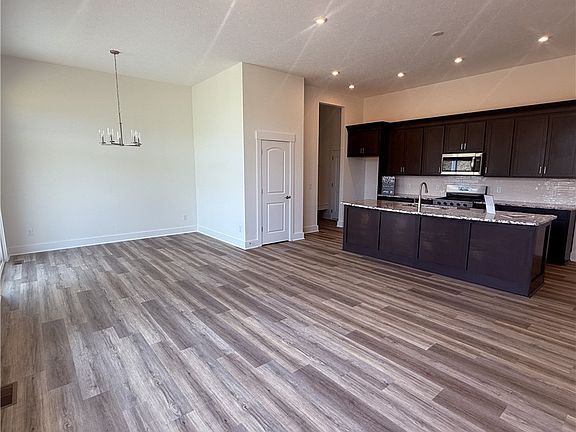5th image of 3621 Great Windsor Ln