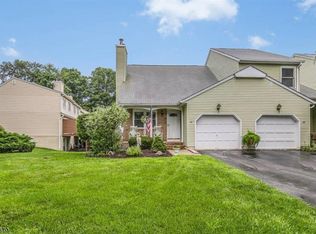 55 Carriage Ln, Sparta, NJ 07871