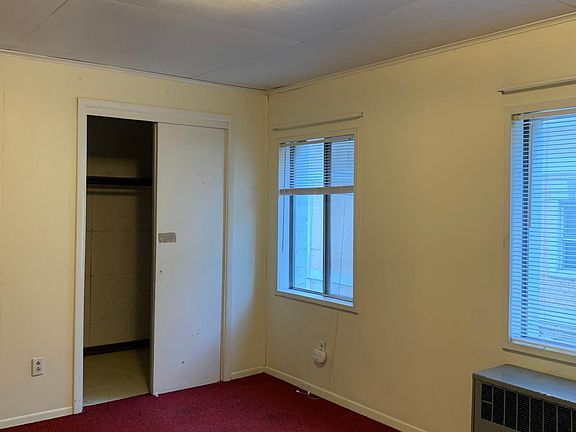 Bedroom #1 w/walk-in closet