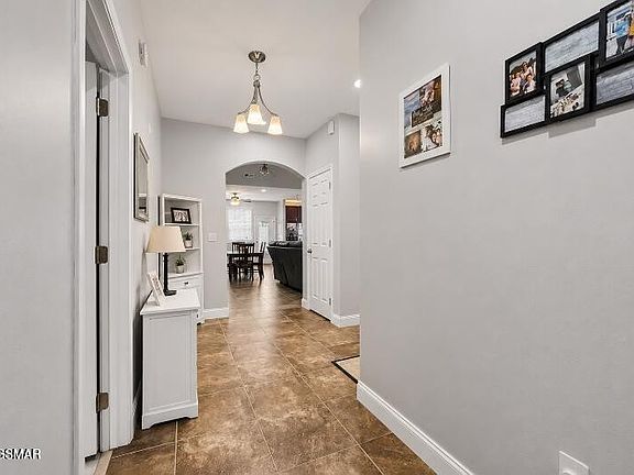 4th image of 118 Van Gilder Way