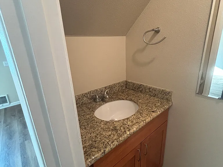 1634 S Kent Des Moines Rd #B — Photo 6