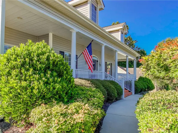 15061 Beacon Ridge Dr, Seneca, SC 29678