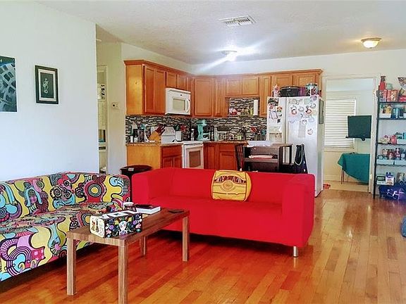 2nd image of 808 Lily Ct