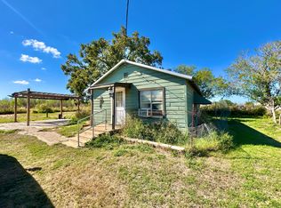 1128 Fm 3175, Lytle, TX 78052
