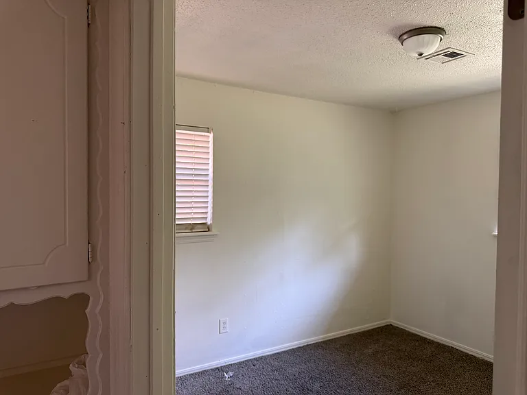 1406 Huron St — Photo 6