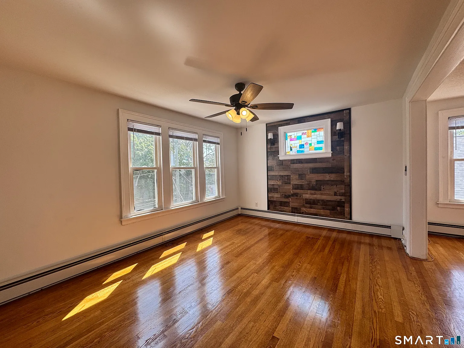 2 bed, 1.0 bath, 1116 sqft, $2,000 — Photo 2