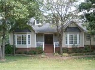 1232 E Shadowridge Dr, Fayetteville, AR 72701