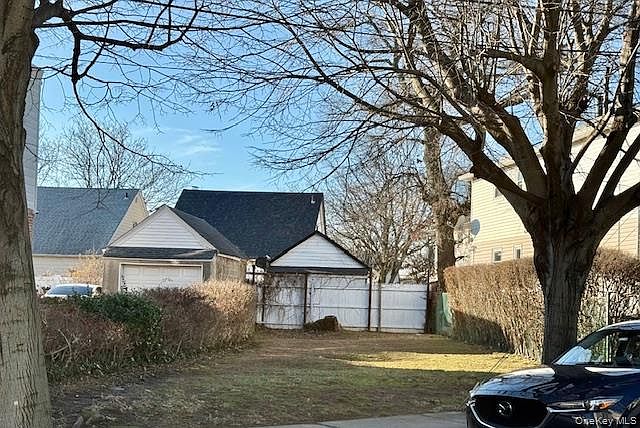 1st image of 141-60 184 Street